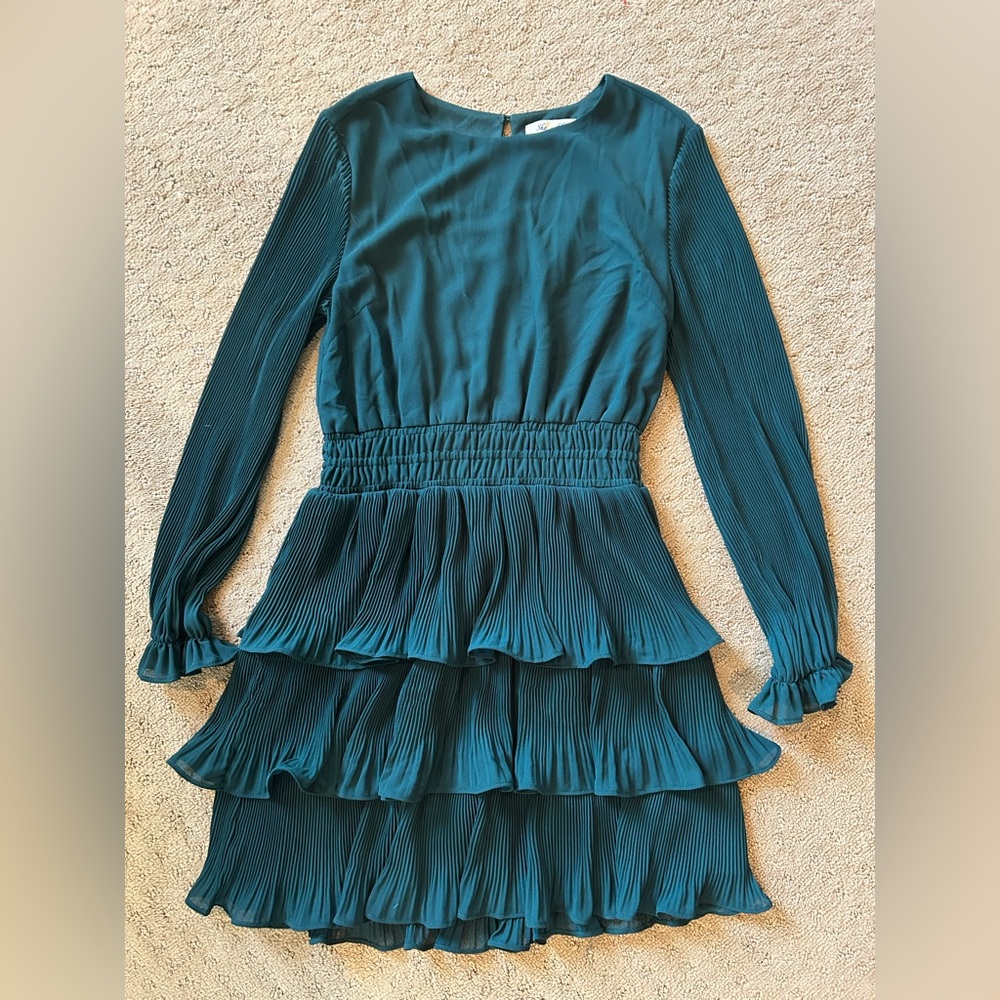 Great NYE party dress!! EUC She + Sky. Green. Small. Button back. Elastic waist.